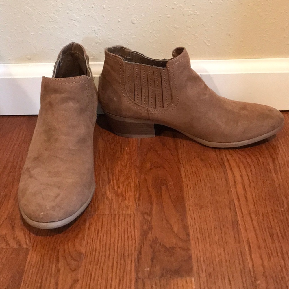 American Eagle ankle boots
